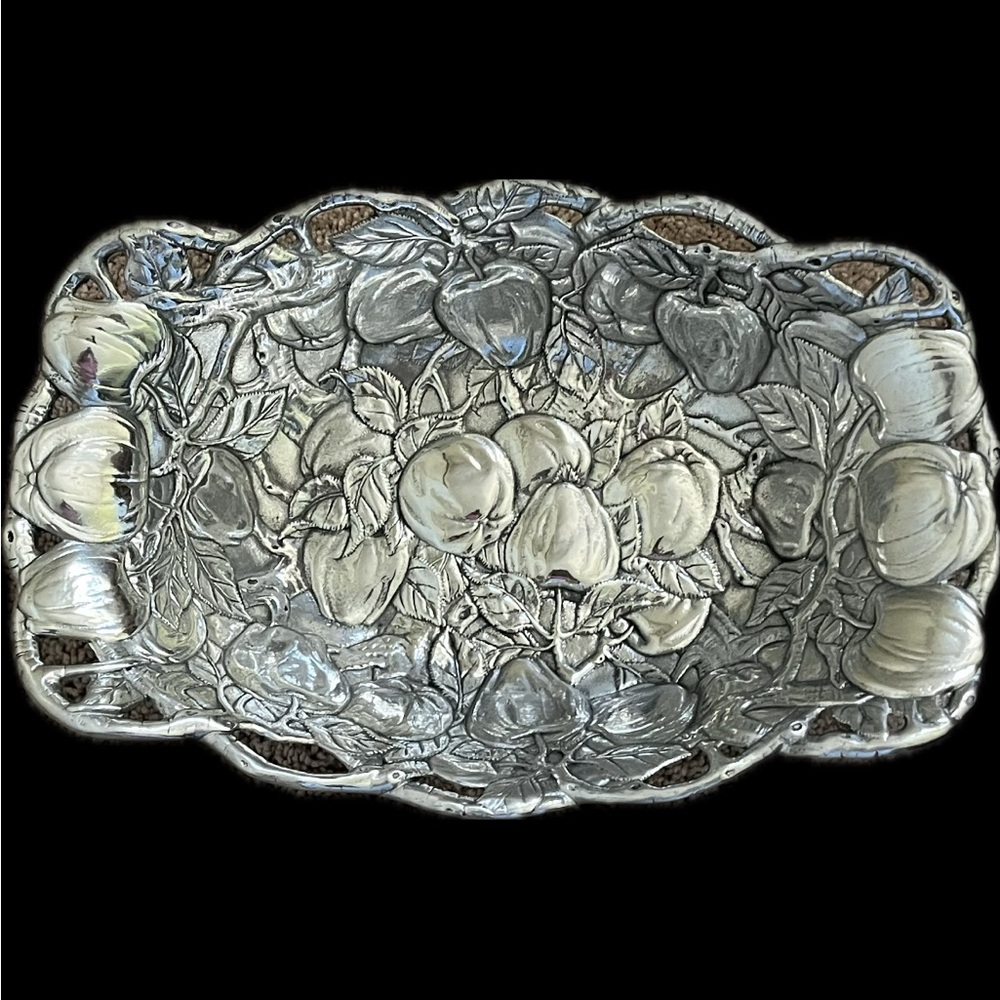 Collectable Arthur’s Court fruit bowl from 1992 collection